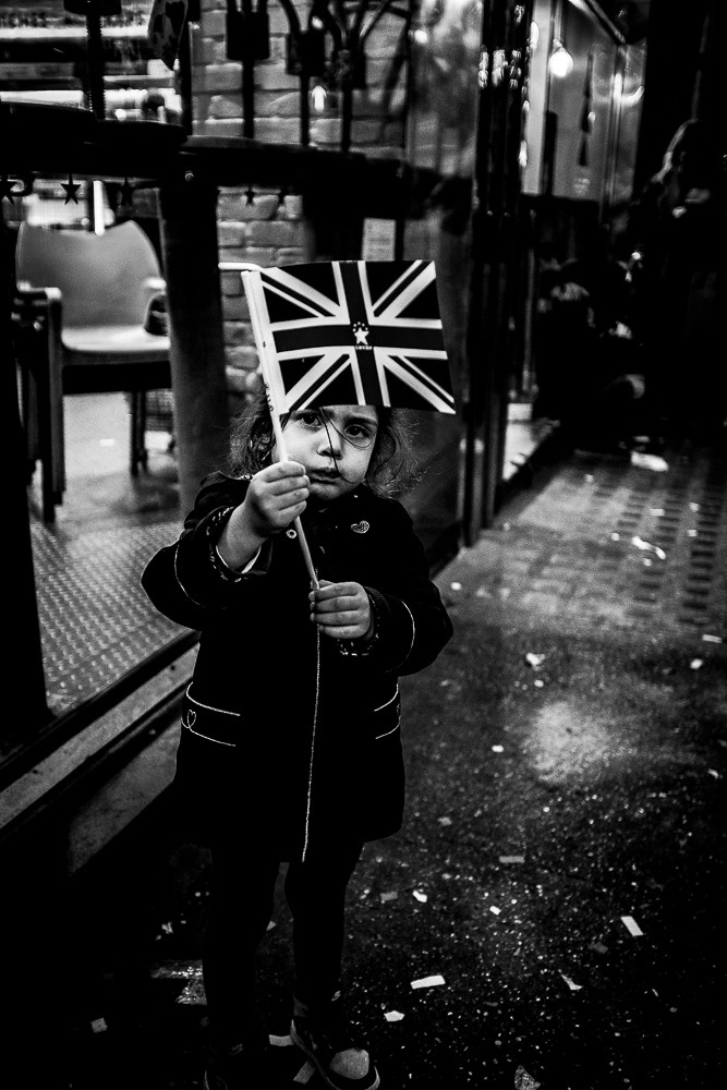 Around — photographie de rue noir et blanc par Loïc Jouan, 21/26